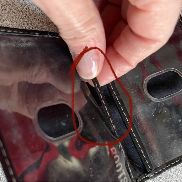 Vintage Roots Canada Black Leather Wallet - Picture 10 of 16